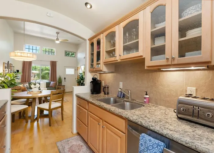 2br Scenic With Patio And Views