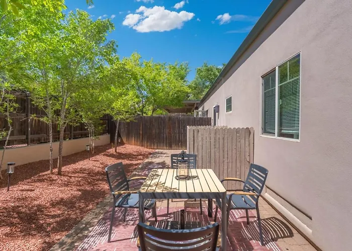 2br Scenic With Patio And Views *